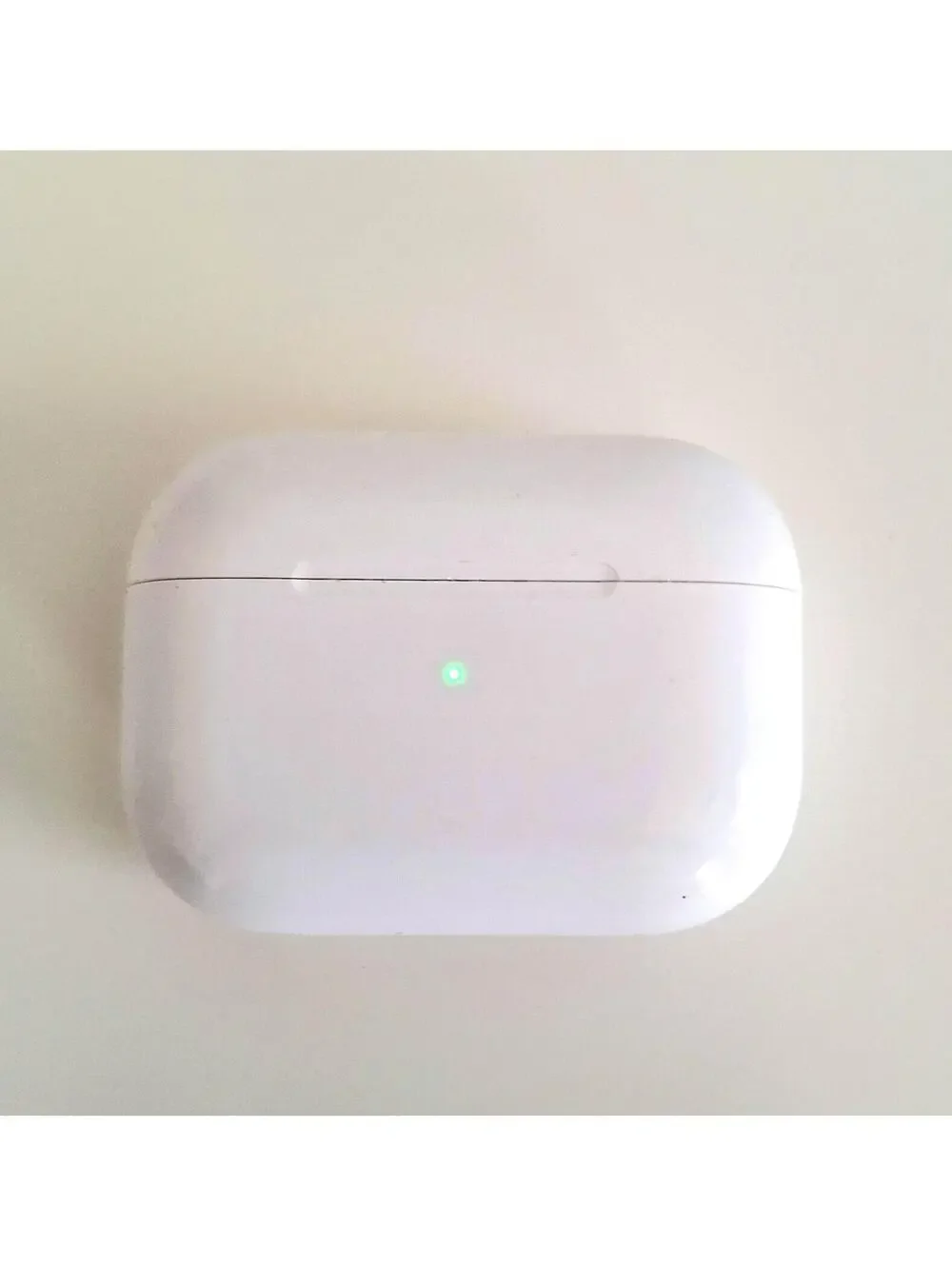 Used Apple AirPods Pro 1st Gen Charging Case New Tips A2190 - Slight Issue
